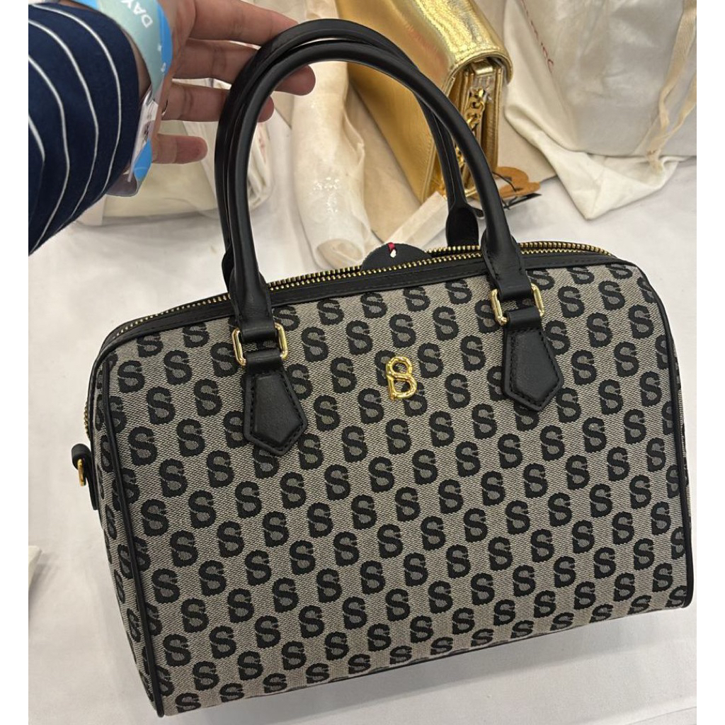 MONOGRAM HAND BAG BUTTONSCARVES