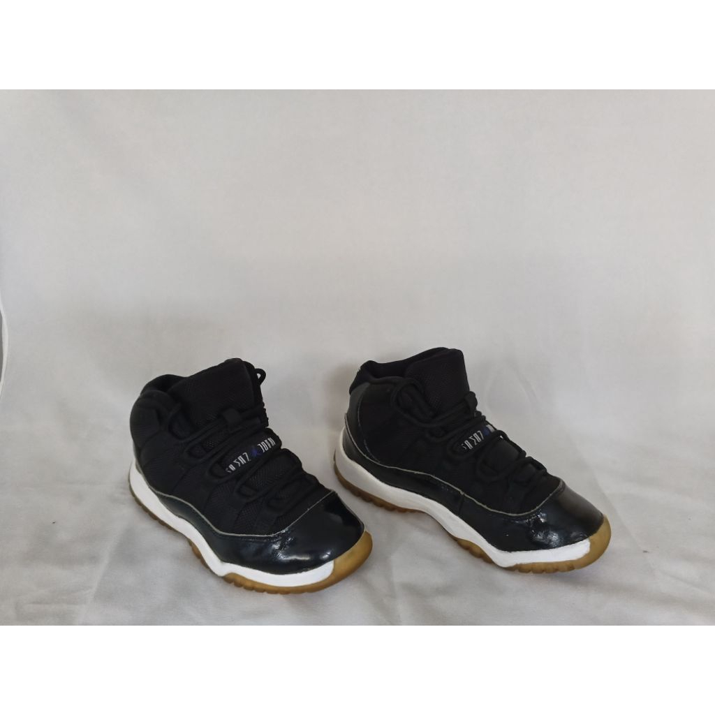 sepatu jordan 11 retro