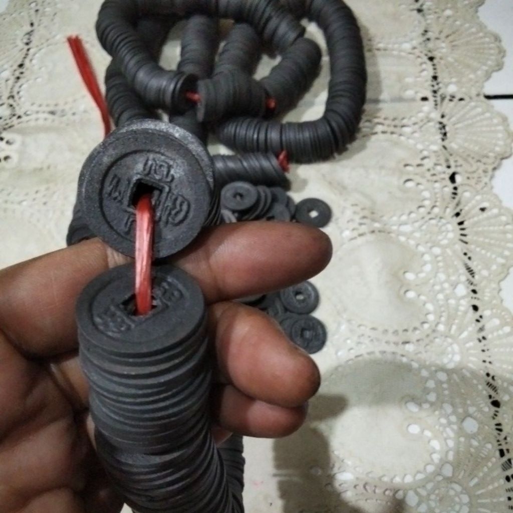 pis bolong jinah bolong tridatu satakan per renteng