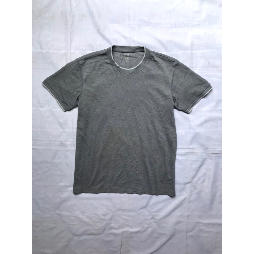 Grey Grey Uniqlo Basic T-shirt - Unisex