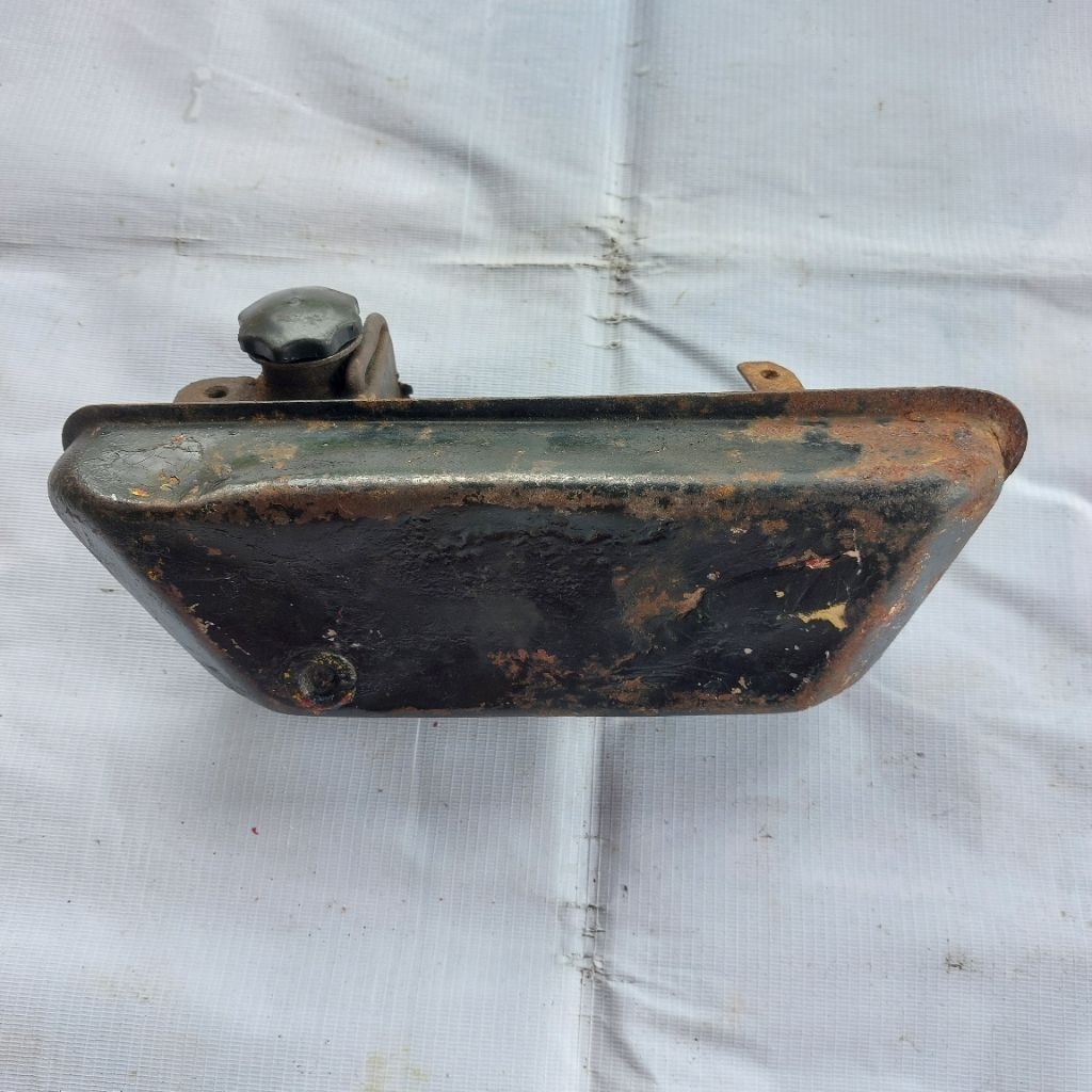 TANGKI,TABUNG,BOTOL OLI SAMPING YAMAHA DT 100 ORIGINAL