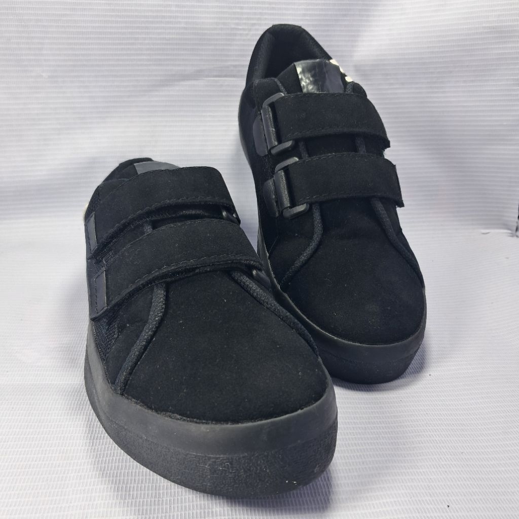 Sepatu Sneakers Pria Casual Footstep Footwear