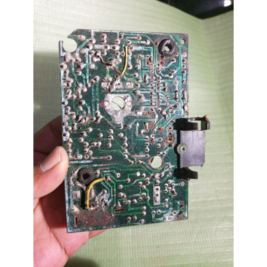 Radio Jadul Philips bekas matot.