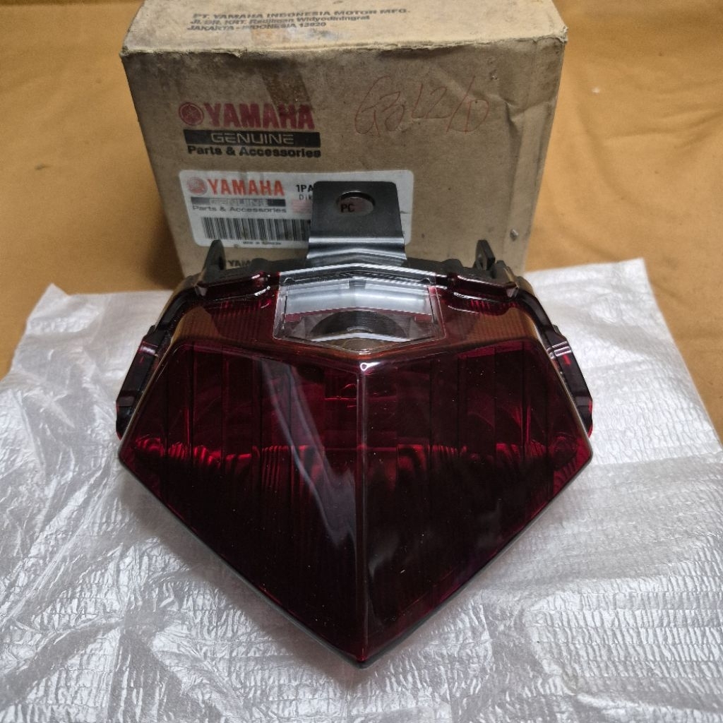 Lampu Belakang Stop lamp Assy Yamaha Vixion NVA NVL Original 1PA-H4710-00