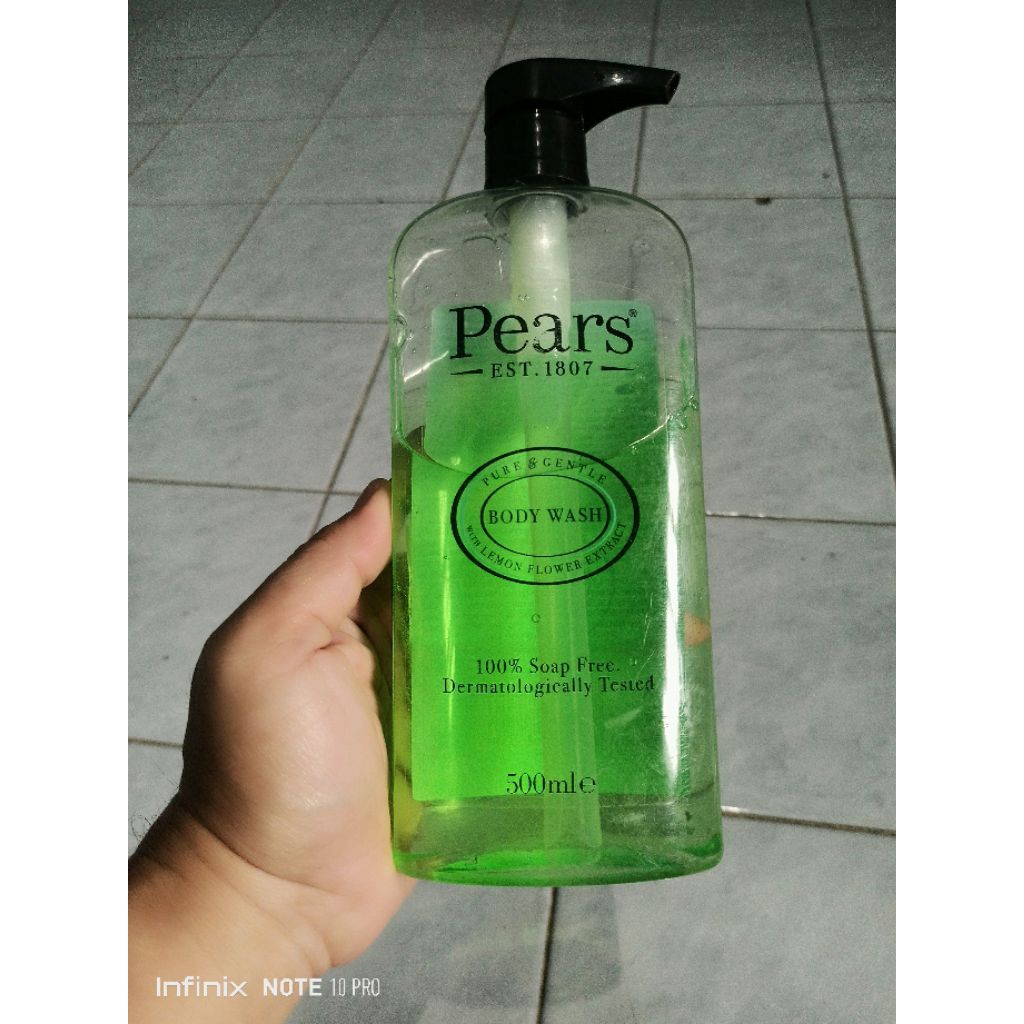 Preloved// Pears Pure & Gentle Body Wash with Lemon Flower Extract dalam ukuran 500ml. 