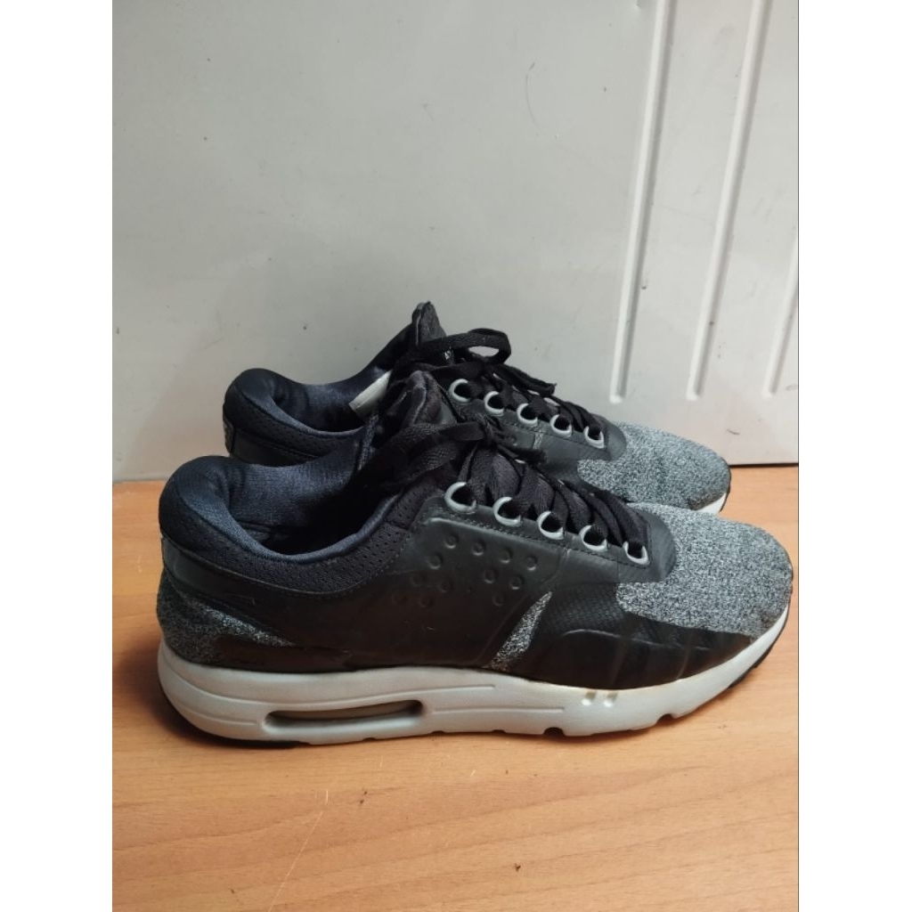 Sepatu Running Sneakers Bekas Mantan Nike Airmax Zero Size 43
