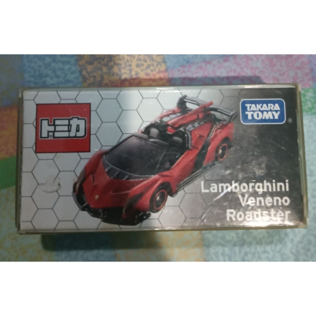 Tomica Lamborghini Veneno Roadster