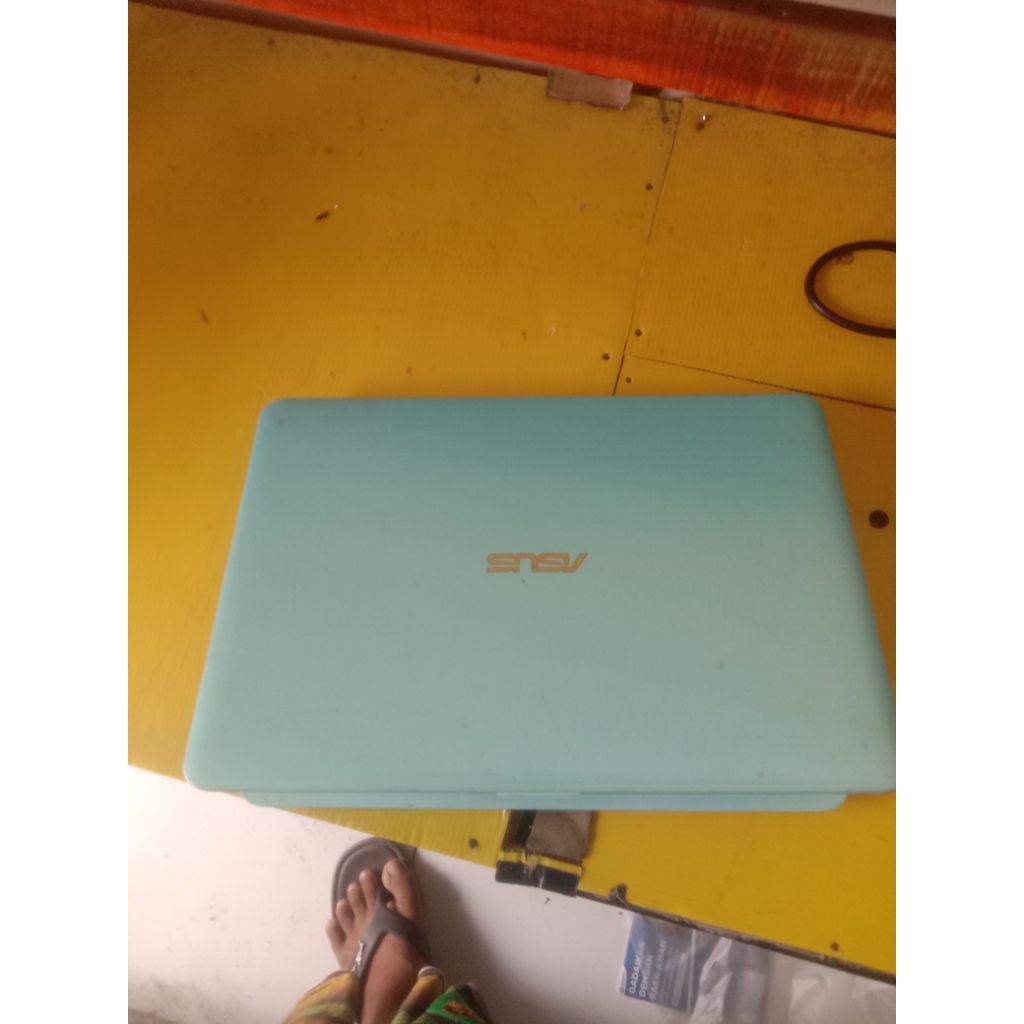 laptop Asus x441n Intel Celeron normal