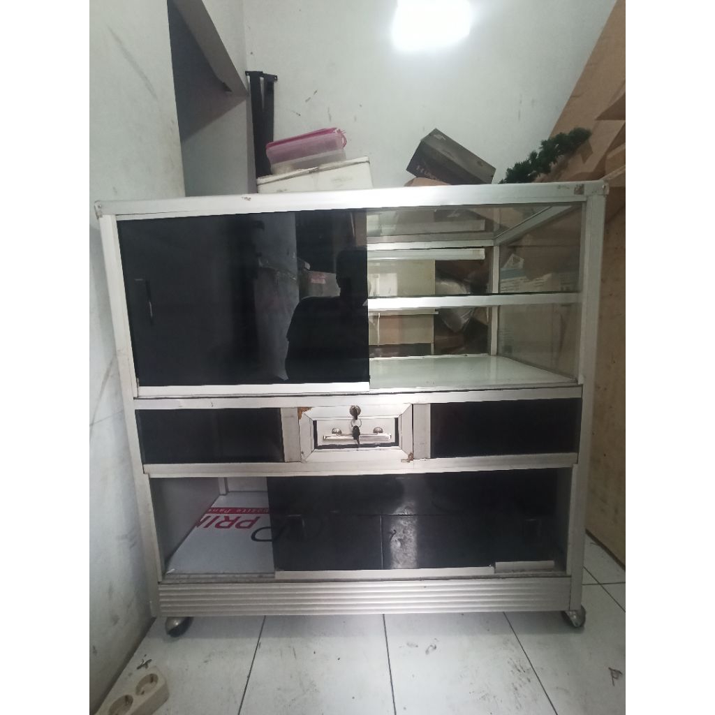 etalase konter  panjang 1meter