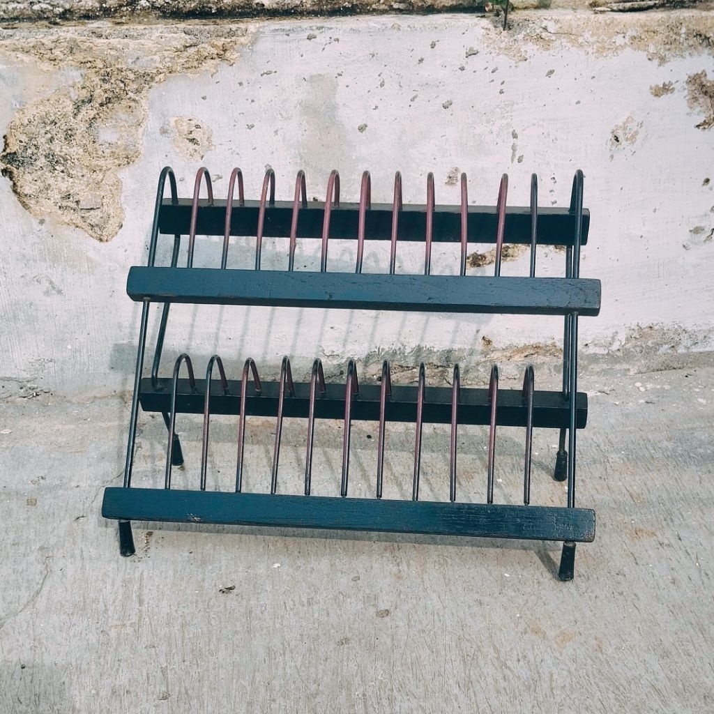 rak kaset pita susun vintage