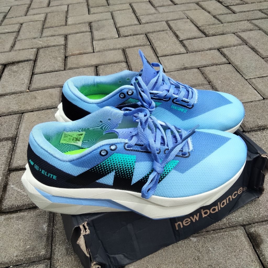 Sepatu Running NB Elite V4