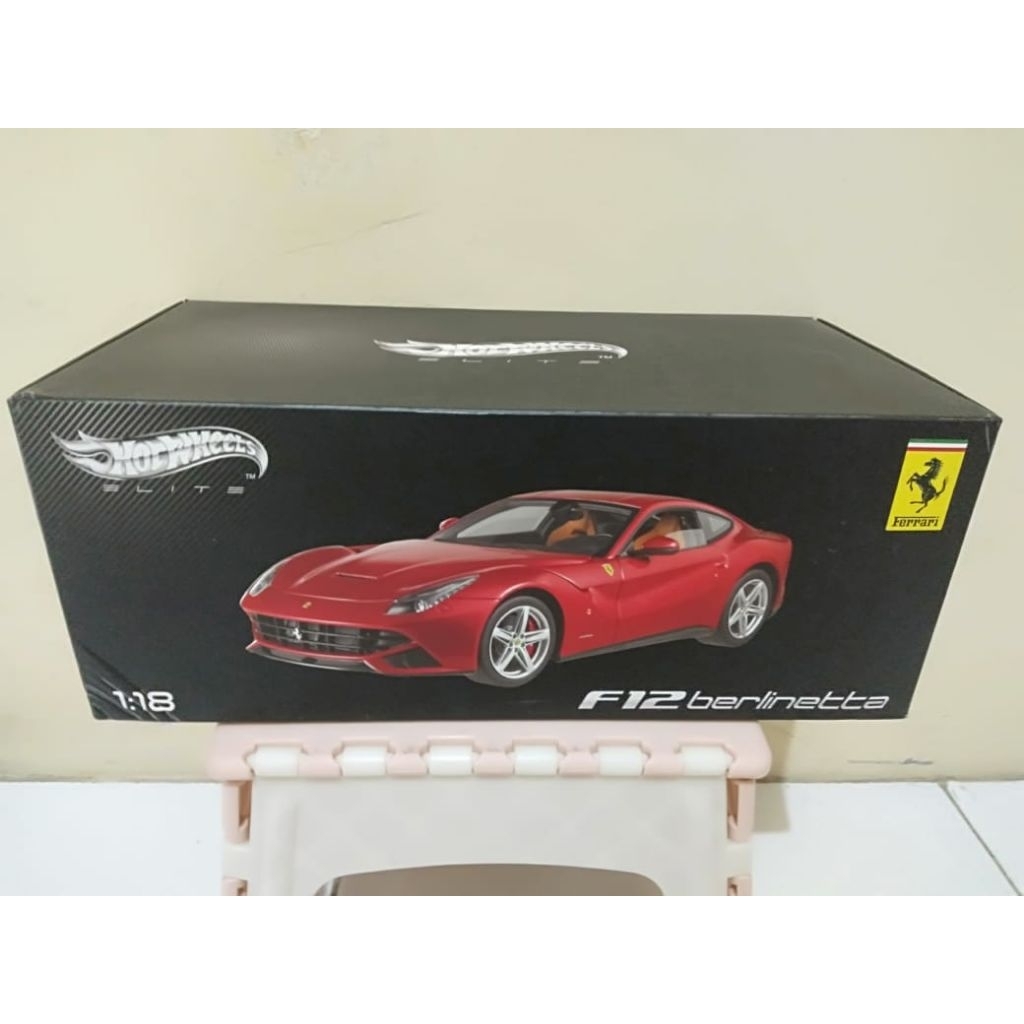 Hotwheels 1:18 Ferrari F12 Berlinetta