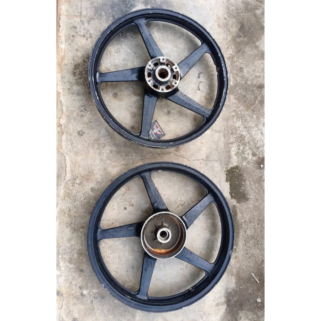 Pelak Roda Velg standar Yamaha Scorpio Z ring 18 original lepasan motor.