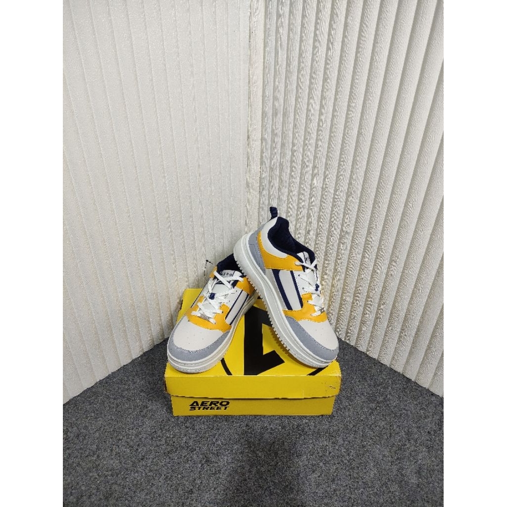 Aerostreet Brooklyn Natural Kuning Navy