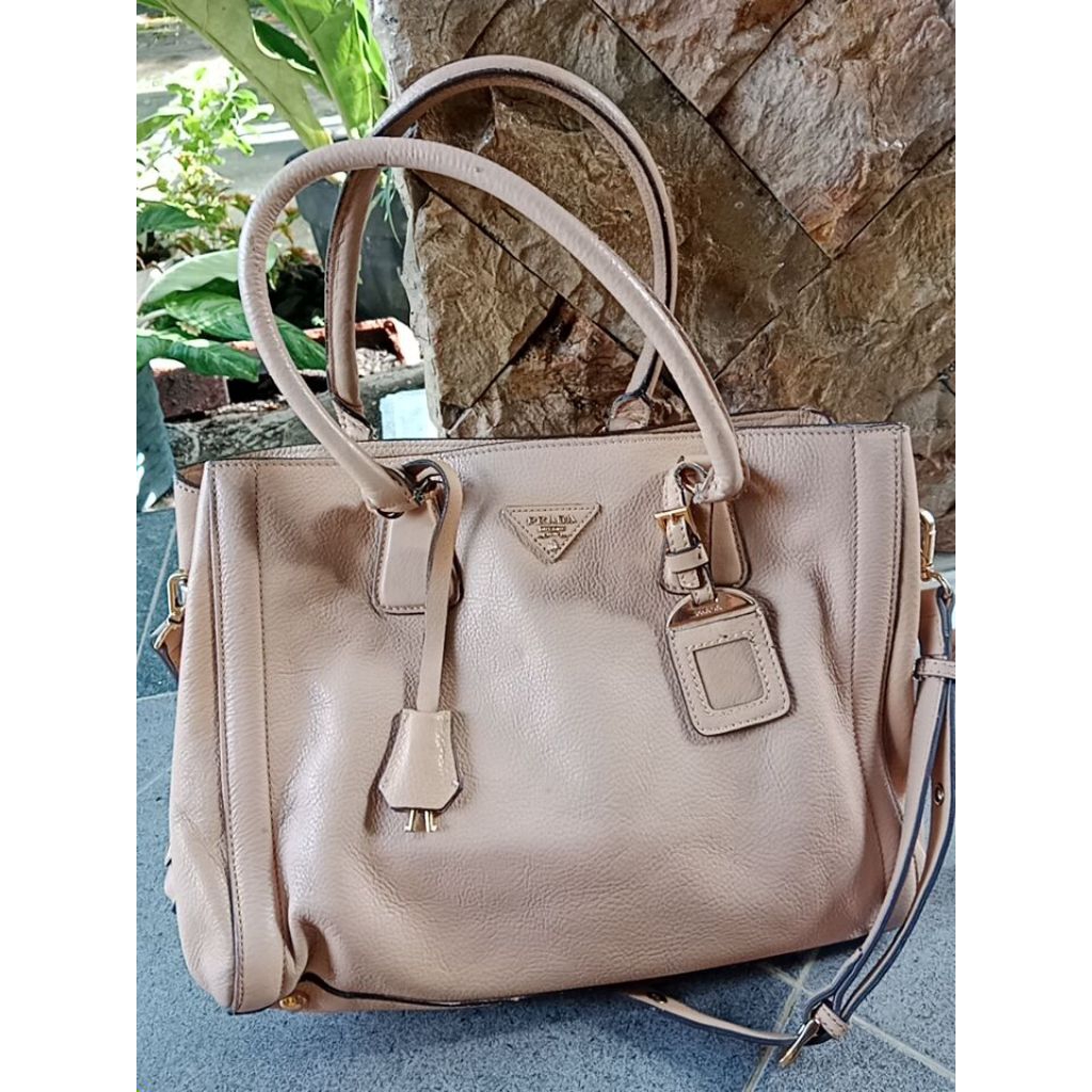 tas preloved prada