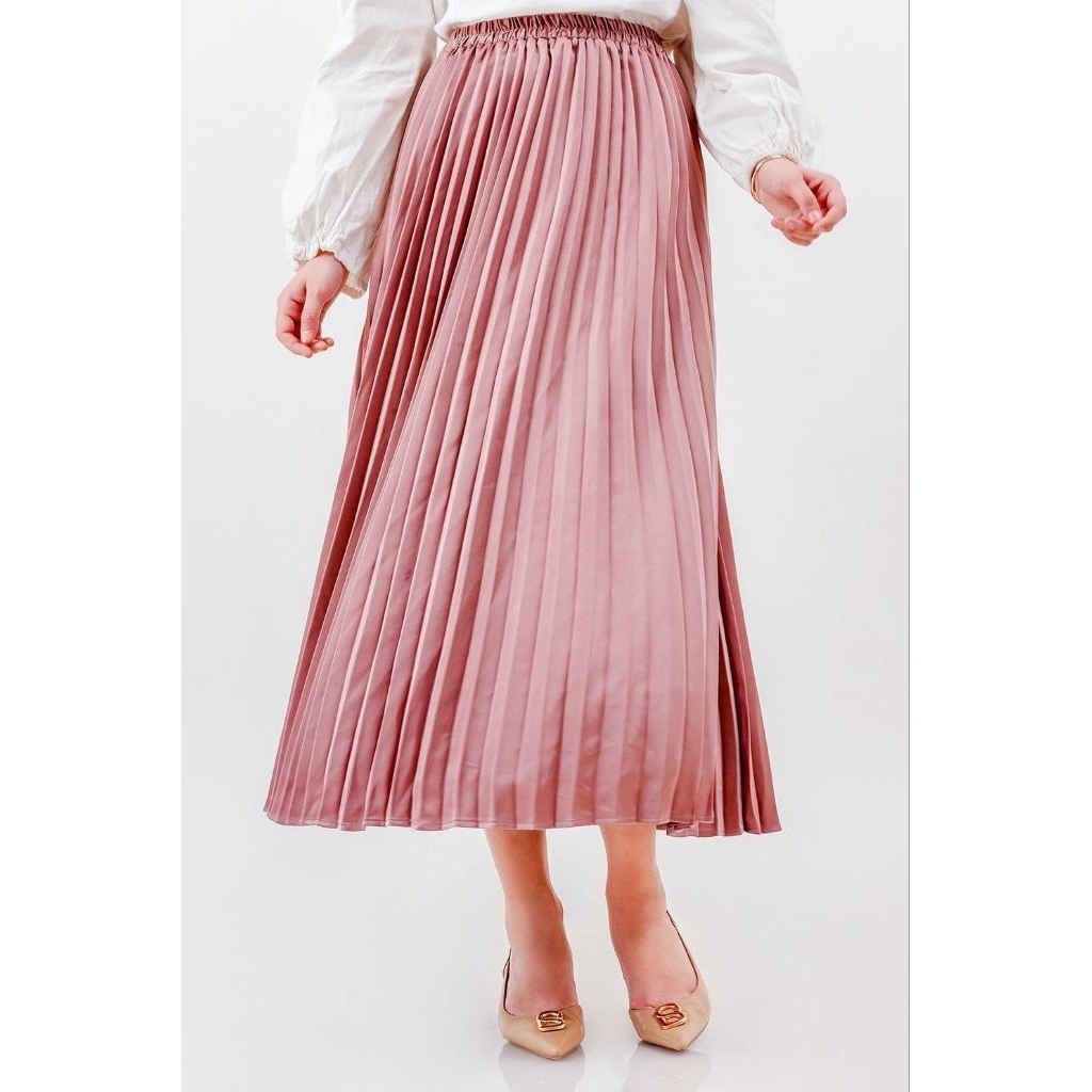 [PRELOVED] Benang Jarum Satin Pleats Skirt - Blush - Size M