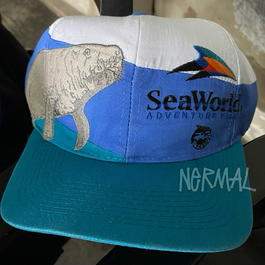VINTAGE 00s SEA WORLD HAT