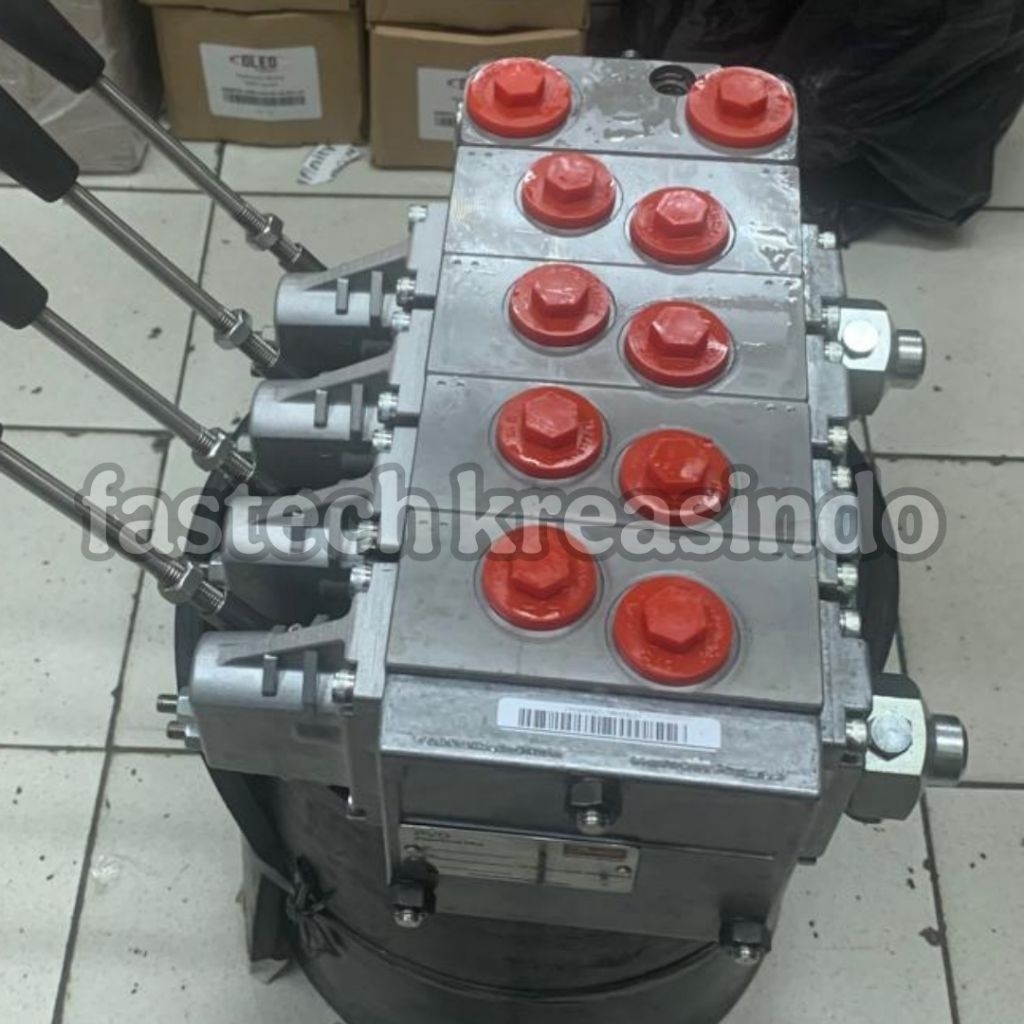 PVG32/4-BANK CONTROL VALVE PROPORTIONAL DANFOSS VALVE PVG32/ 4-BANK ORI 100% BARU