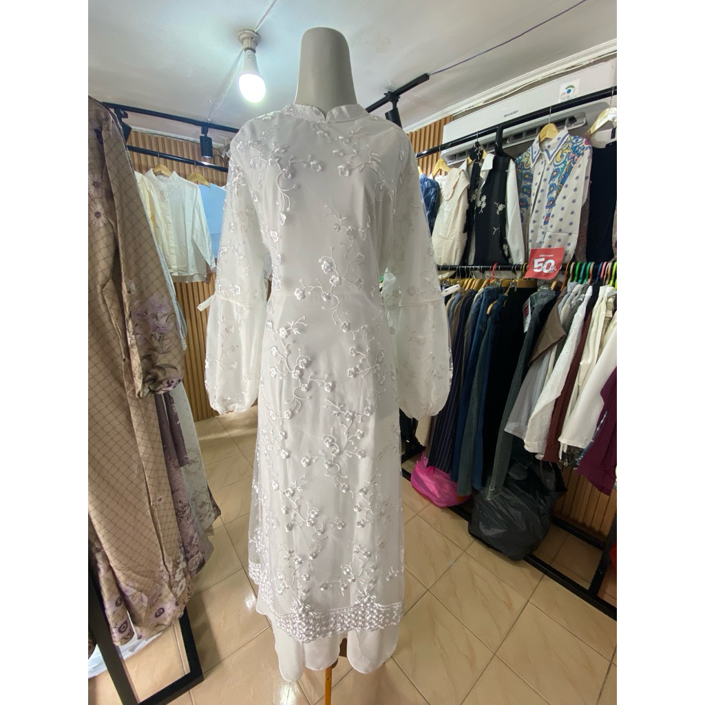 Gamis putih mewah