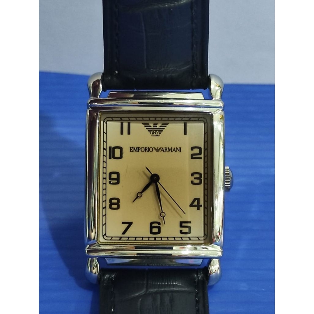 Jam tangan Emporio Armani