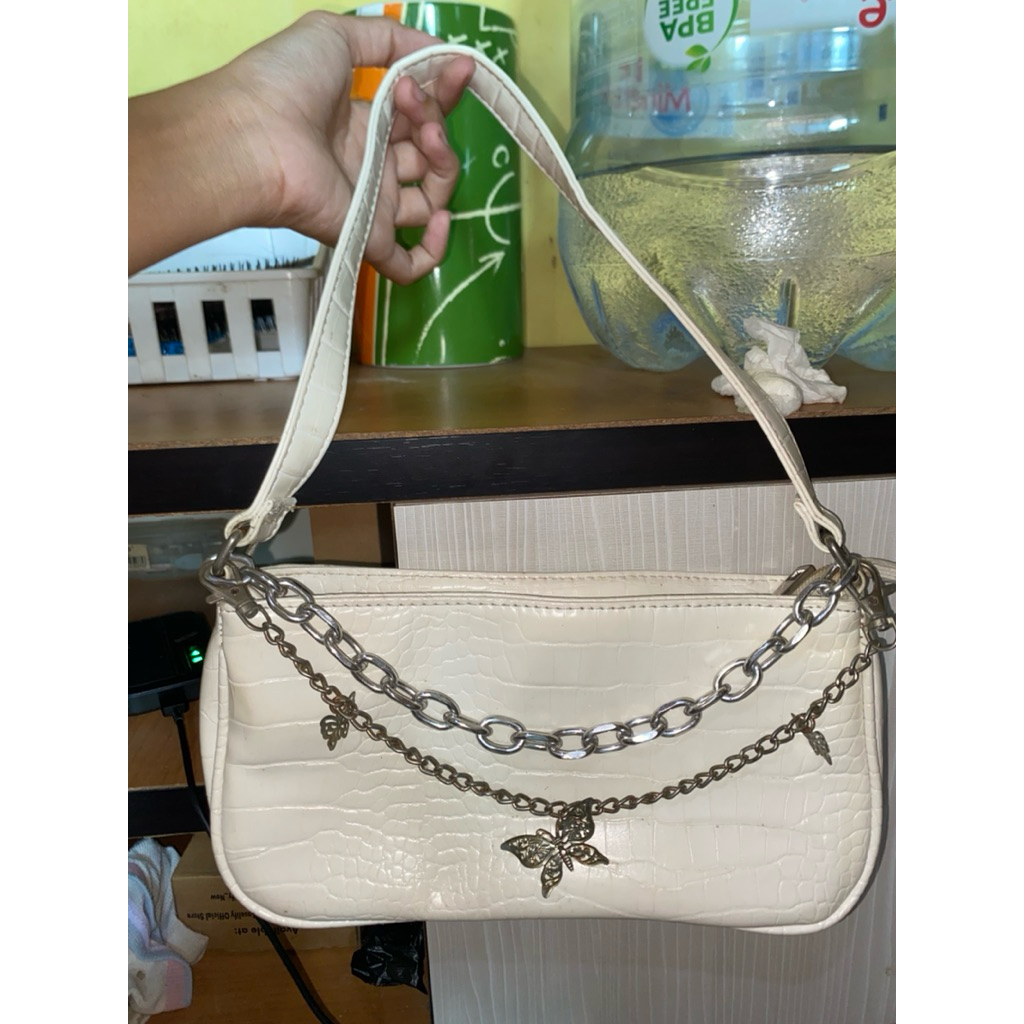 Tas selempang tas bahu warna putih dari kkv