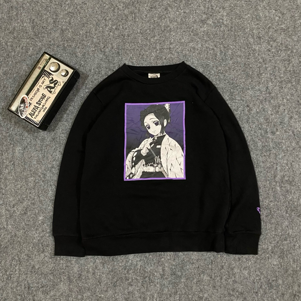 Crewneck ANIME (size xs) GU UNIQLO x KIMETSU NO YAIBA