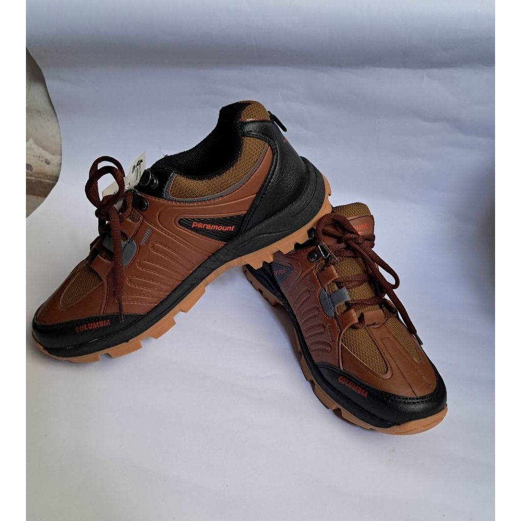 sepatu pria paramount