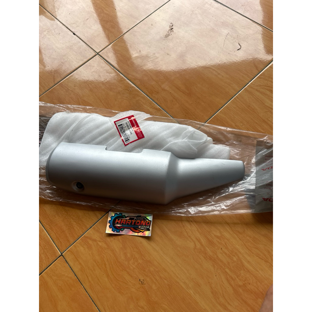 COVER KNALPOT OLD CB150R 2013 2014 18355-K15-900 MUFFLER BESI PLAT TAMENG TEBENG KENALPOT PROTECTOR 