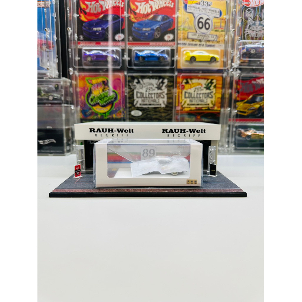 PGM 1:64 RWB 964 #89 White Apple