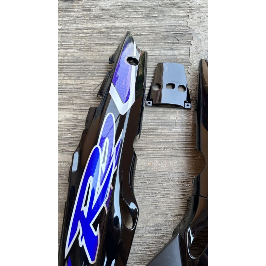 Body Kanan Kiri Yamaha Fizr Hitam Striping Biru dek kanan kiri Yamaha Fizr