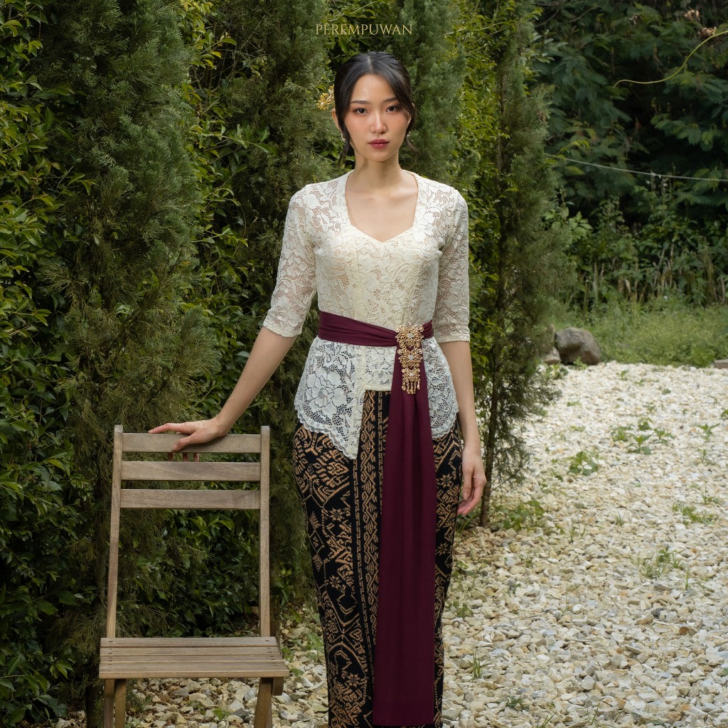 PEREMPUWAN Set Kebaya Bali Kutu Baru Wisuda Modern Setelan Baju Adat Kebaya Batik Solo Jawa Wanita