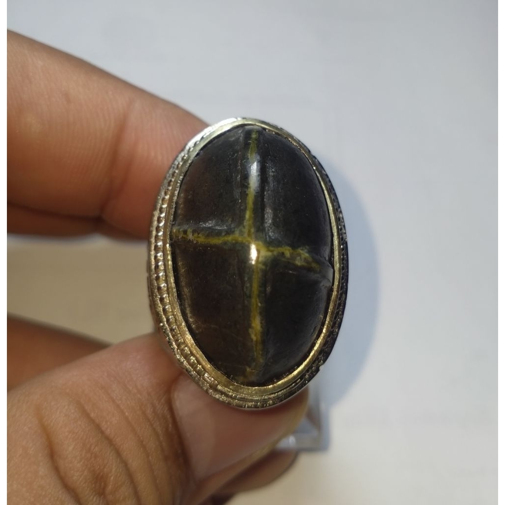 Batu tapak jalak badar besi