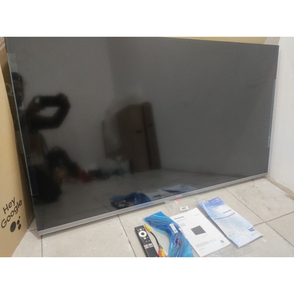 TV LED GOOGLE TV 55INC PANASONIC LENGKAP BOX DAN KARTU GARANSI BEKAS RASA BARU