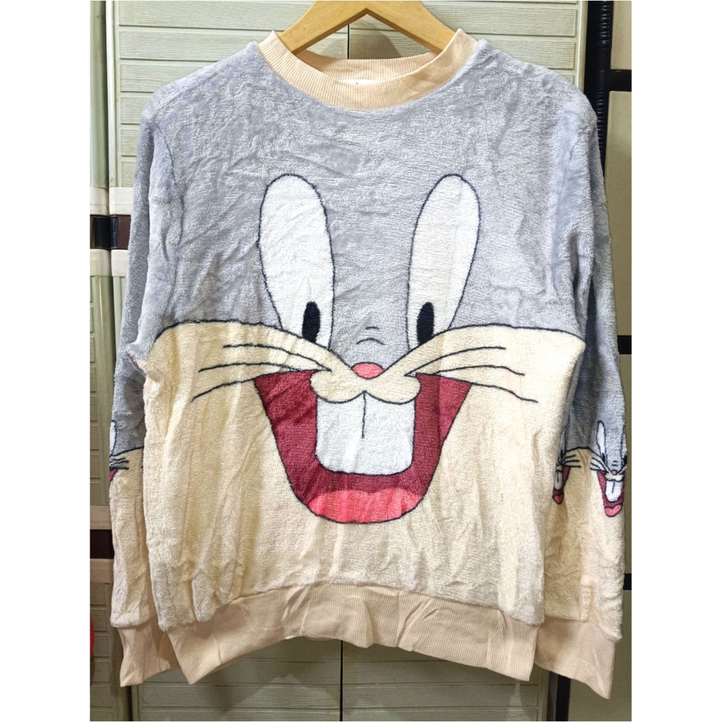 Sherpa Crewneck dari JHANA.CO.KR