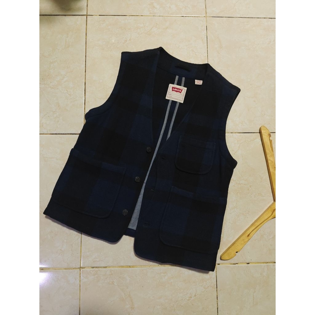 vest levis