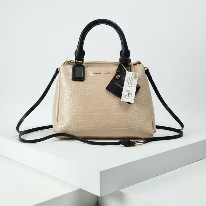 TAS SECOND LIKE NEW CHARLES & KEITH ,TAS SECOND ORI,TAS MURAH LEBARAN ,TAS SELEMPANG WANITA BRANDED