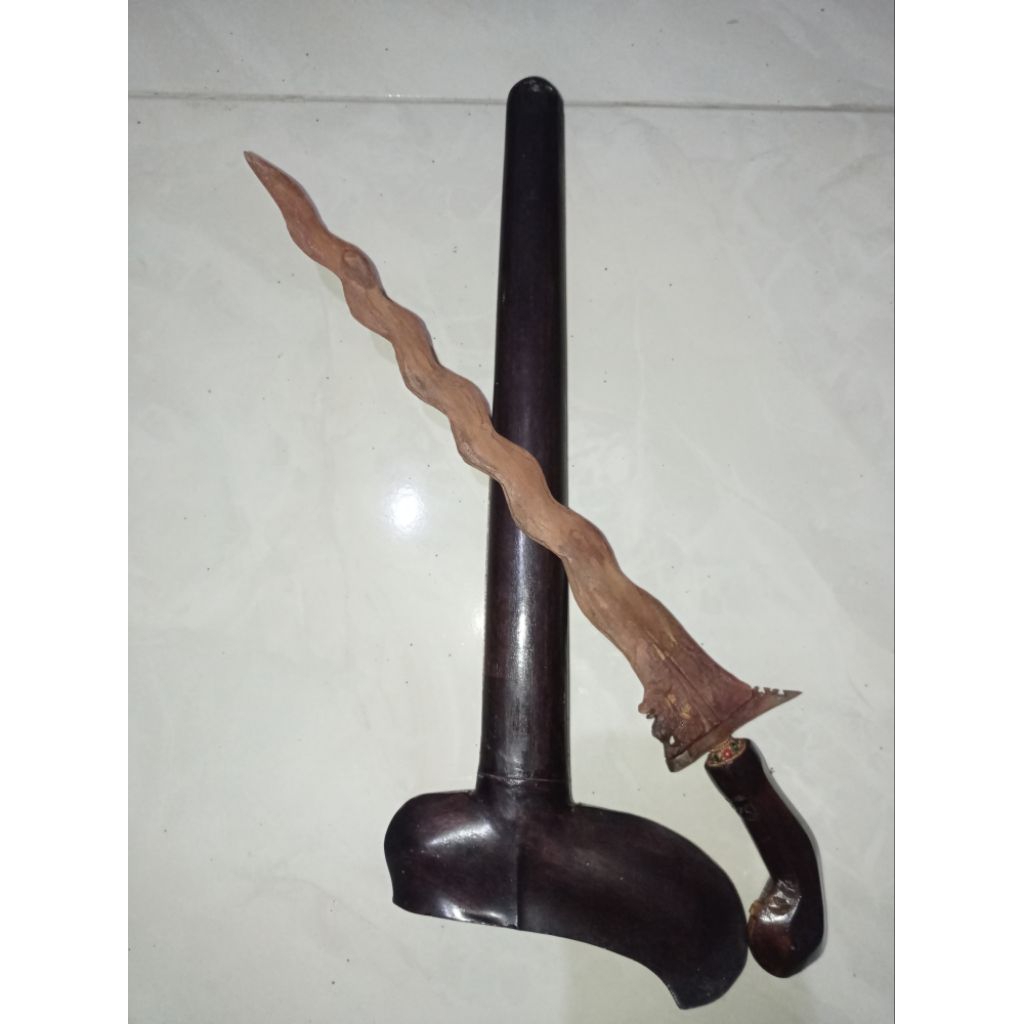 Keris Singo Barong Berdiri Peksi