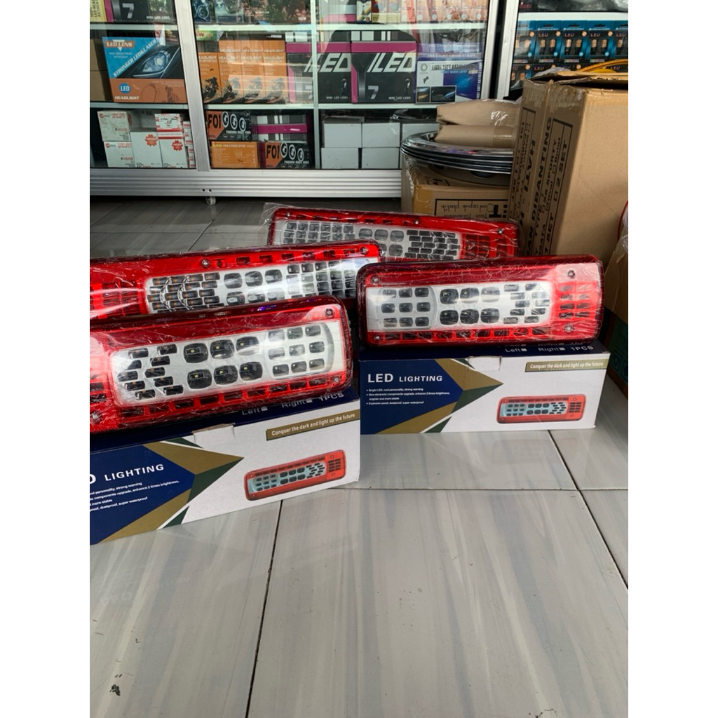 (2Pcs) Sepasang Lampu Stop Lamp Volvo Ori 12V/24V Lampu Rem Belakang Truk Volvo + Socket CANTER GIGA
