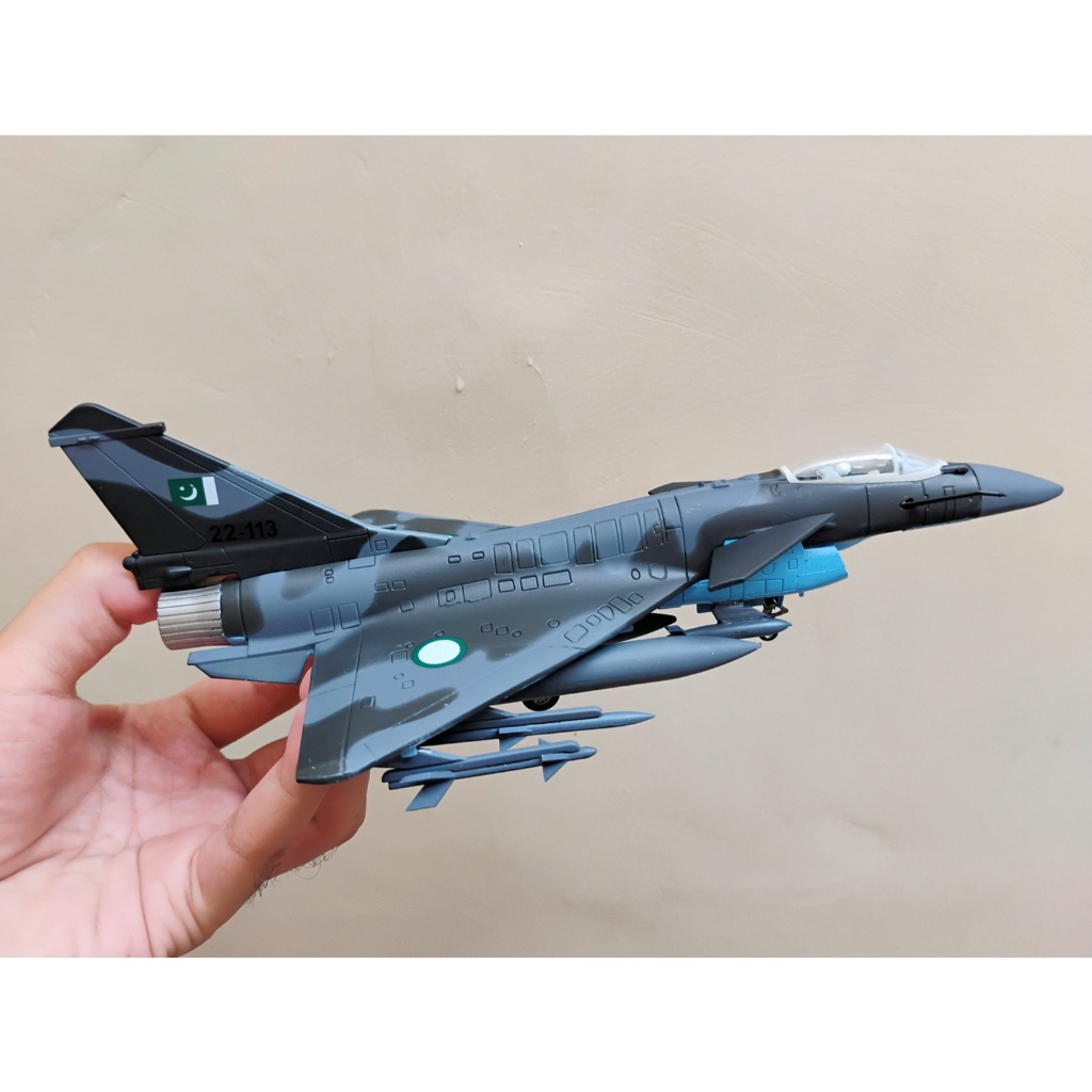 Diecast Miniatur Militer Pesawat Tempur Jet J-10 CE Pakistan Chengdu Skala 72 Rafale India