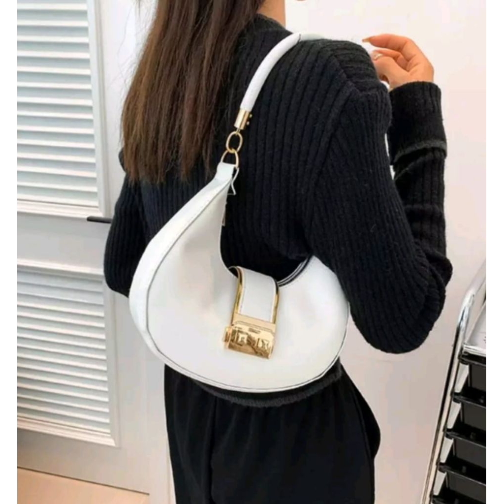 Tas Wanita Shoulder Bags the moon D55