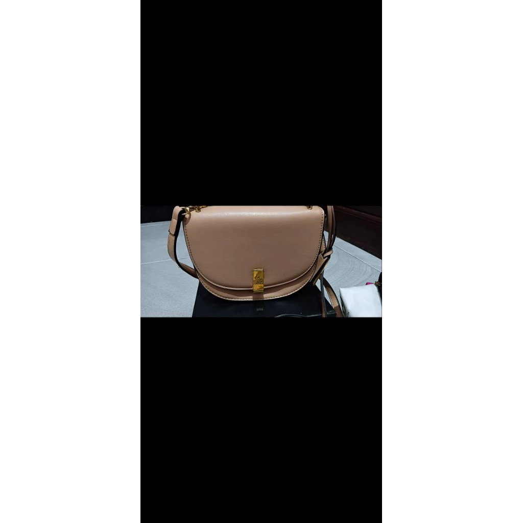 PRELOVED TAS JIMS HONEY