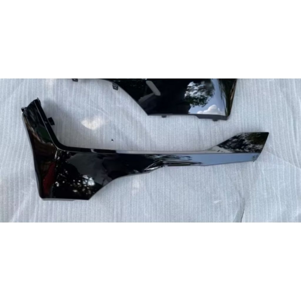 cover floor R side pcx 160 2025 k1Y hitam glosy