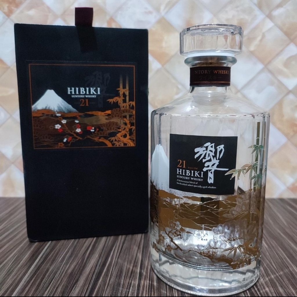 koleksi botol kosong bekas _HIBIKI 21 kacho fugetshu, 700ml