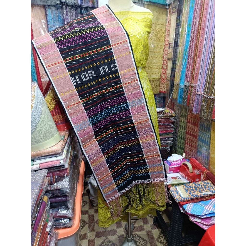 Hande Hande Ulos Sadum Tenun Tangan