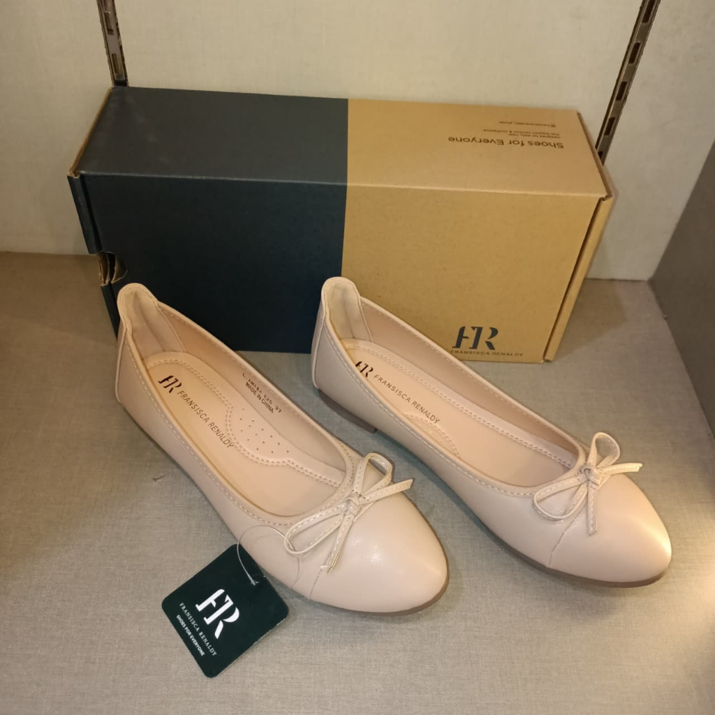 Flatshoes Wanita Elegan - Sepatu Flat Fransisca Renaldy  - Chrissie Edina Block Heels - L. Amara E25