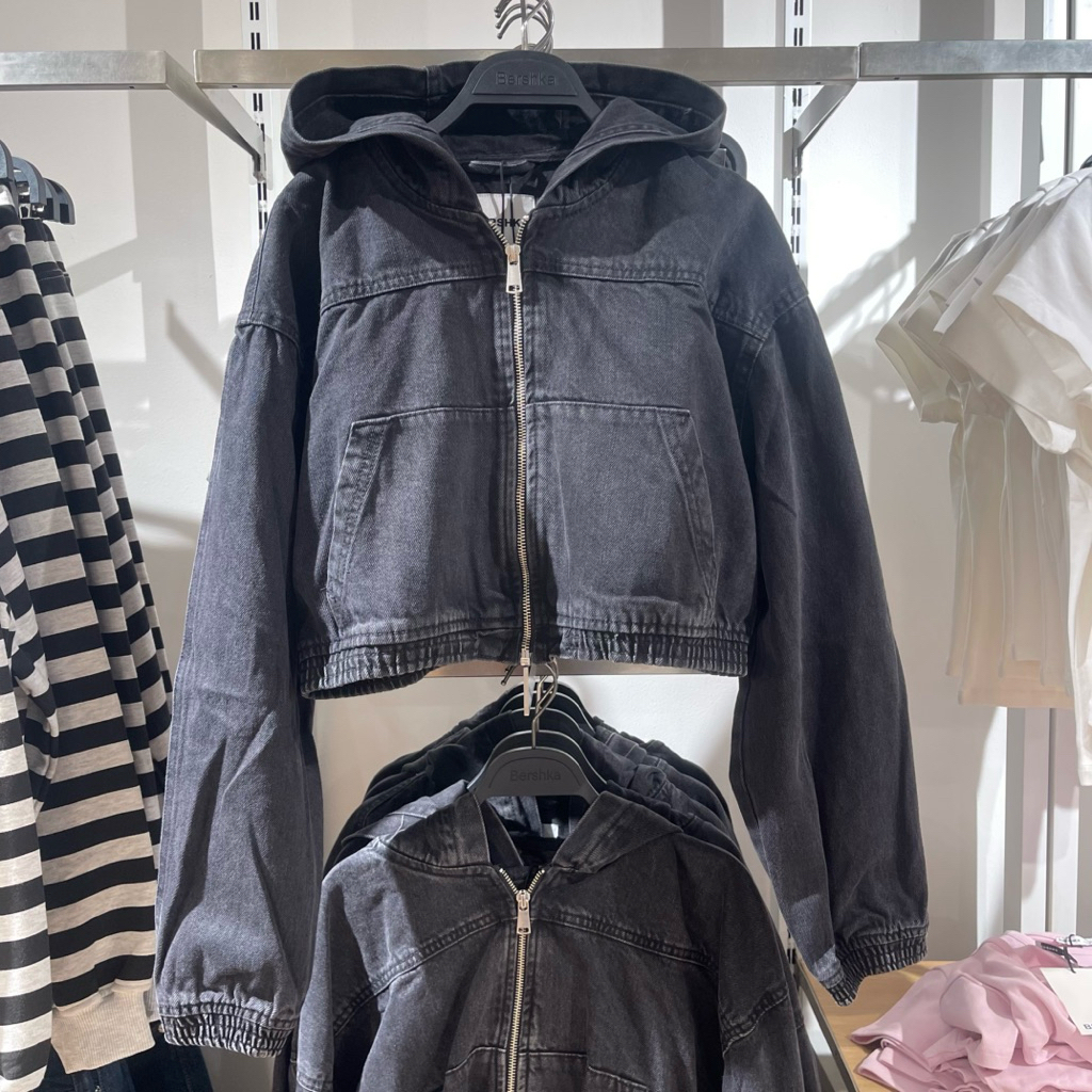 Jaket Denim Crop BERSHKA Women jastip (jasa titip)