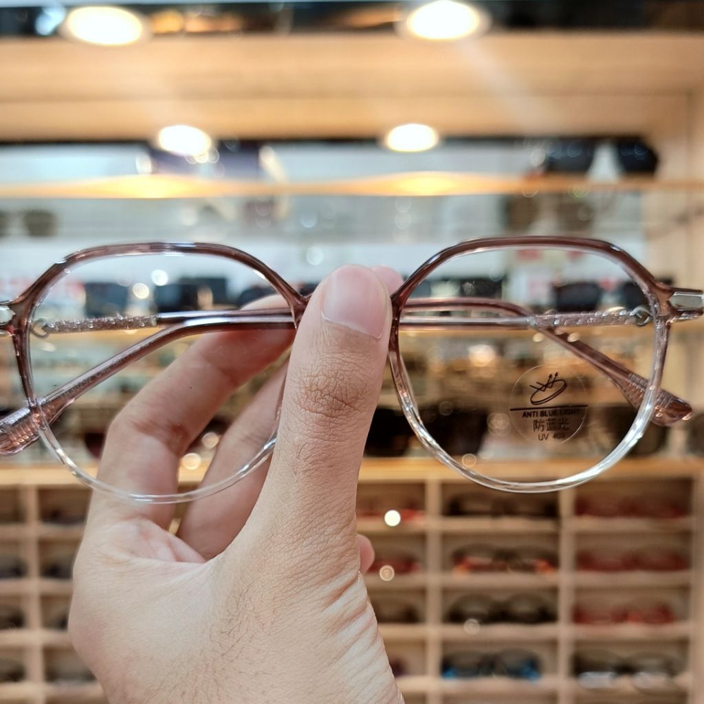 Kacamata bentuk Prisma Kode Frame 30252