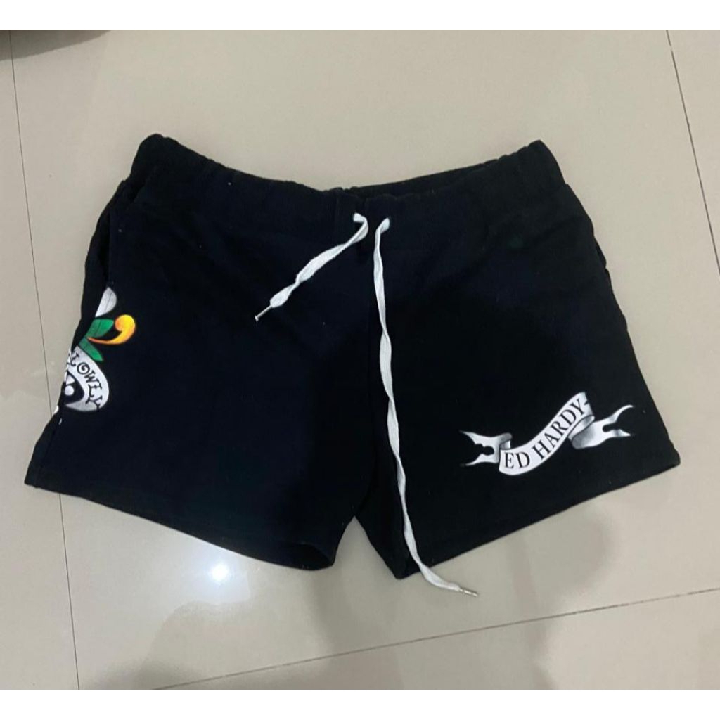 celana pendek ed hardy