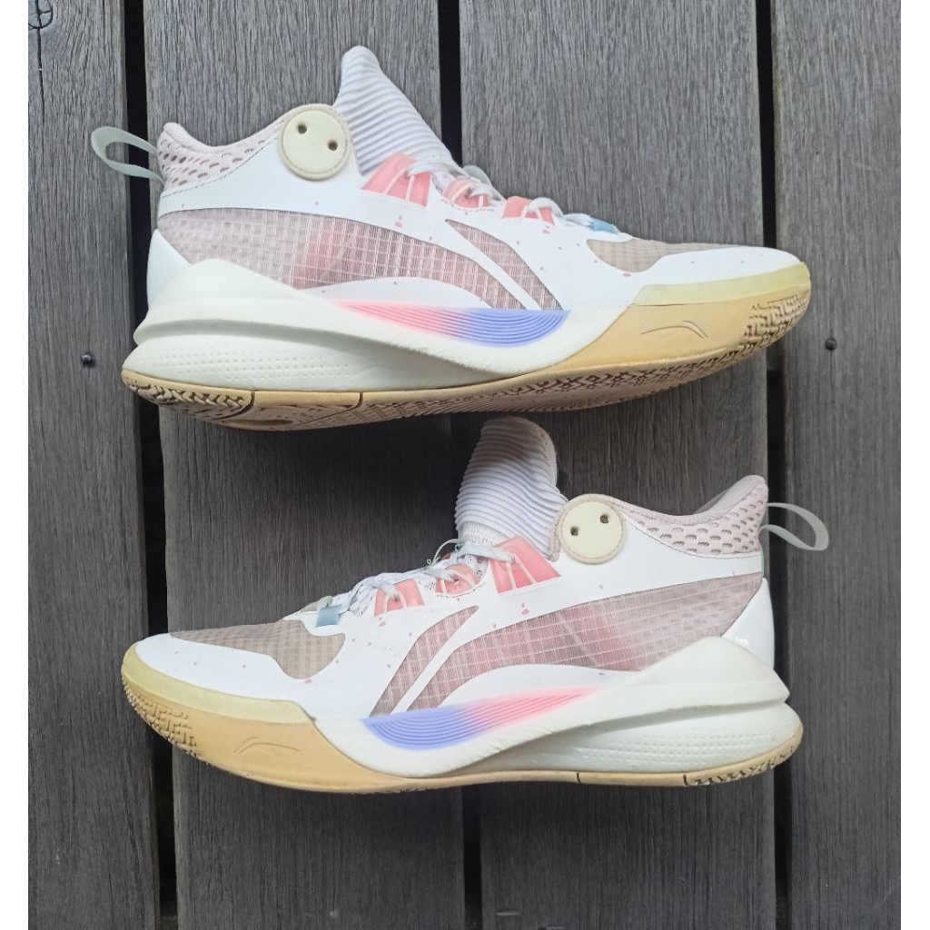 Sepatu Basket (Lining Sonic)