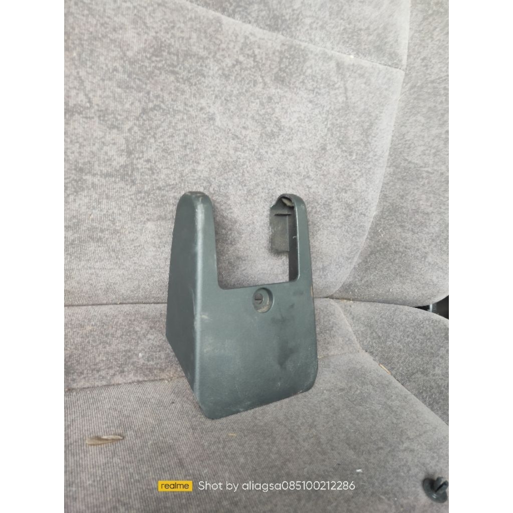 cover / tutup kaki jok baris 3 avanza